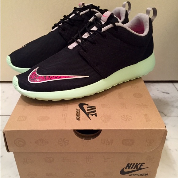 Nike Rosherun FB (Yeezy colorway)