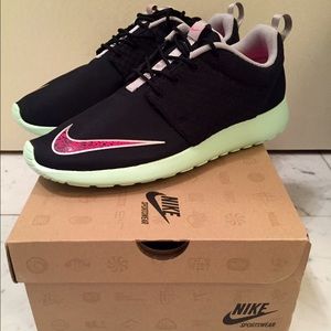Nike Rosherun FB (Yeezy colorway)