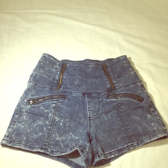 🎉🎉Bebe shorts high waisted barely used🎉🎉