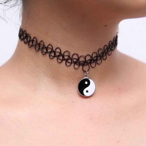 • Ying Yang tattoo choker • - Picture 3 of 4