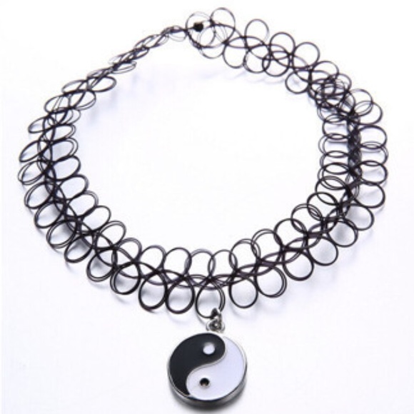 • Ying Yang tattoo choker • - Picture 4 of 4
