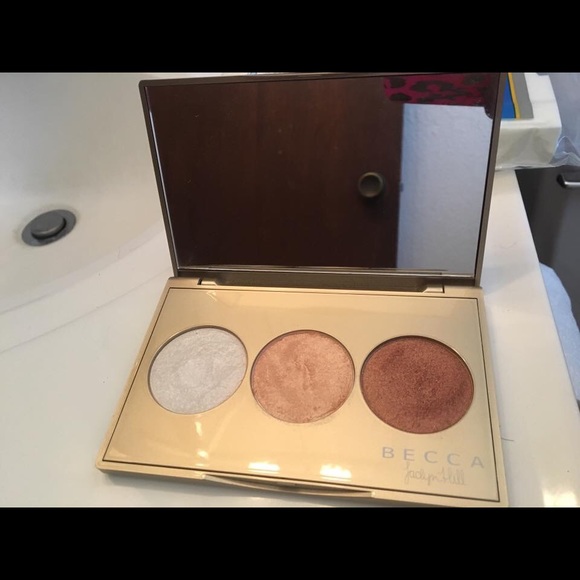 BECCA Jaclyn Hill Champagne Pop palette