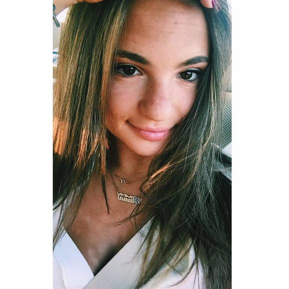 Meet your Posher, Ilana - Picture 1 of 1