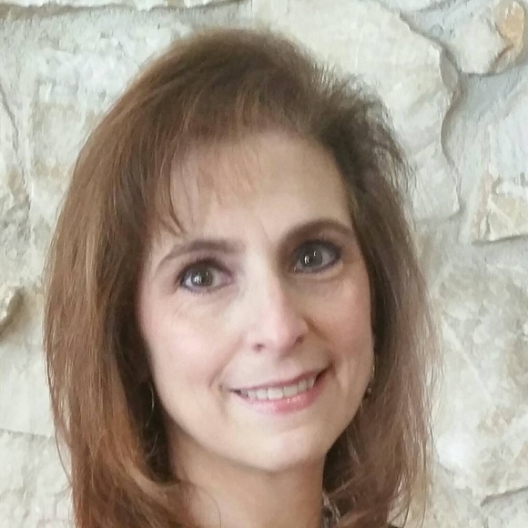 Meet your Posher, Angela - Picture 1 of 1