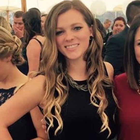 Meet your Posher, Aimee - Picture 2 of 2