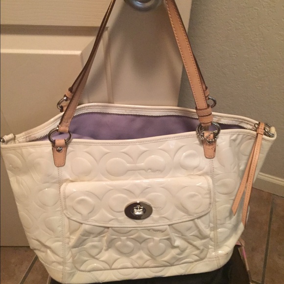 SOLD LOCALLY- Auth Coach Off White Vinyl Bag - Picture 3 of 3