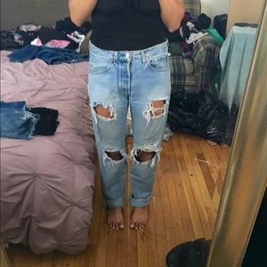 Urban outfitters LEVI renewal shredded jeans