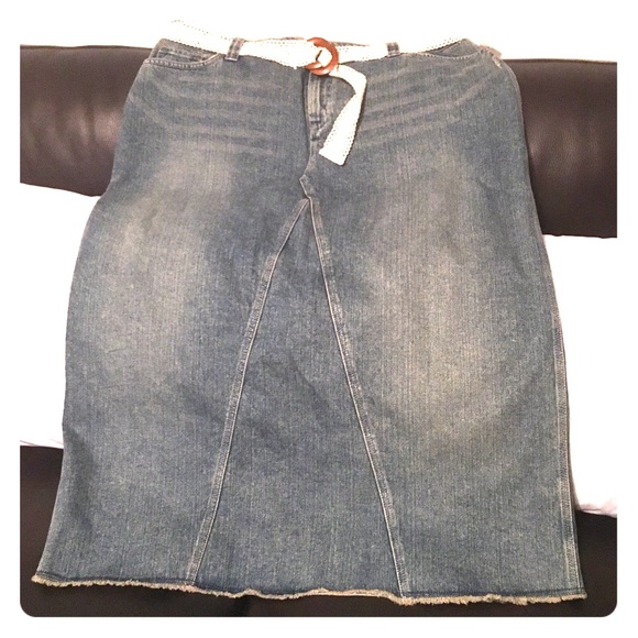 Plus Sz Denim skirt w/ crochet belt