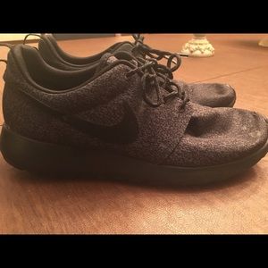 100% Authentic Nike Roshes !