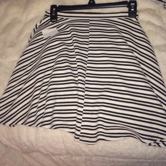 Stripped pattern skater skirt
