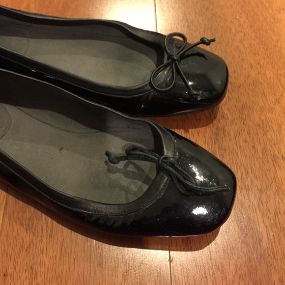 Stuart Weitzman Blk Patent Flats - image 4
