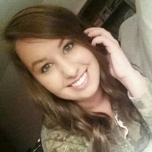 Meet your Posher, Karrie