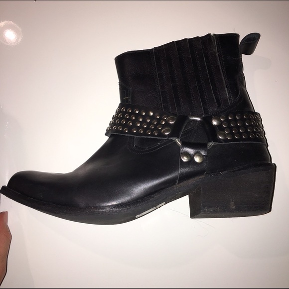 Ecote booties