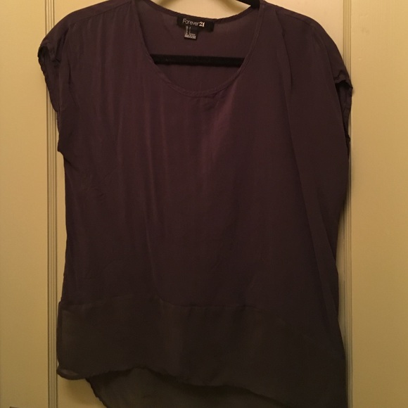 Dark grey tshirt with chiffon hem