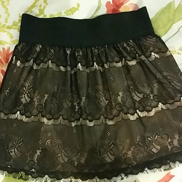 Dresses & Skirts - Skirt