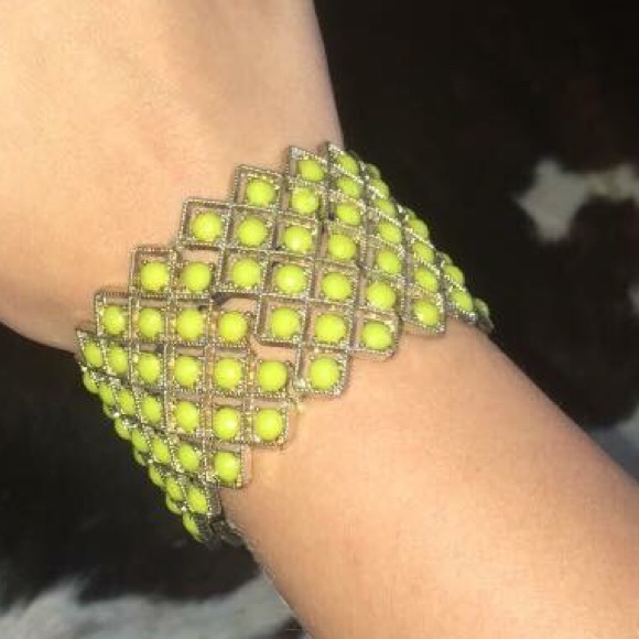 Yellow cuff