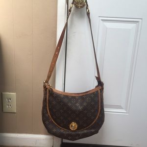 100% Authentic Louis Vuitton Tulum GM Shoulder Bag