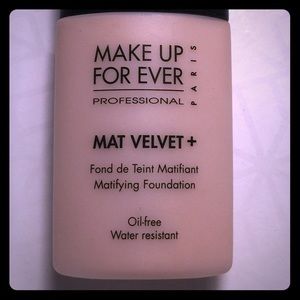 Make Up Forever MUFE Matte Velvet + Foundation #30