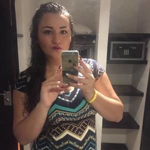 Meet your Posher, Cristina