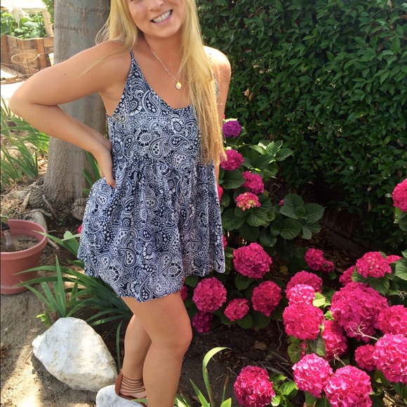 🚫SOLD🚫Blue & White Floral Romper