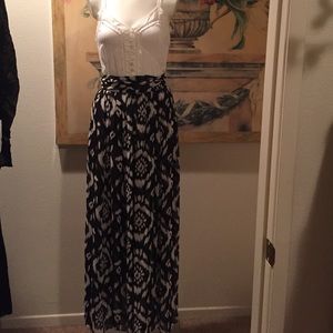 Vince Camuto maxi skirt includes top!