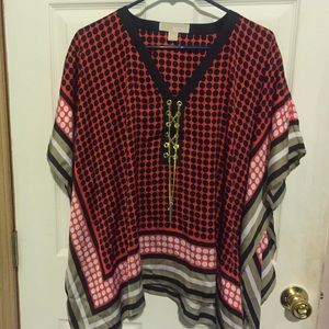 Mk flutter top with chain