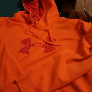 Under armour sweatshirt