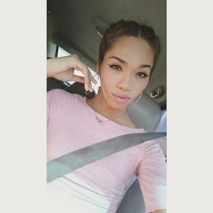 Meet your Posher, Alexis