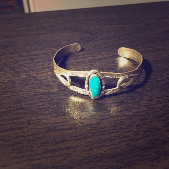 Gorgeous sterling silver turquoise bracelet