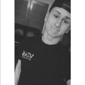 Meet your Posher, Cameron