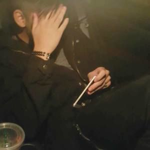 Meet your Posher, Hong