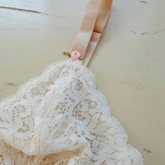 ❌ SOLD ❌ Lolita Bralette NWOT - Picture 3 of 3