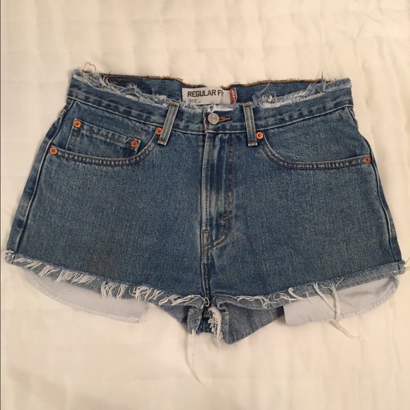 Levi Cuffed Shorts