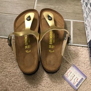 New Birkenstock Gizeh Thong in Gold Steel