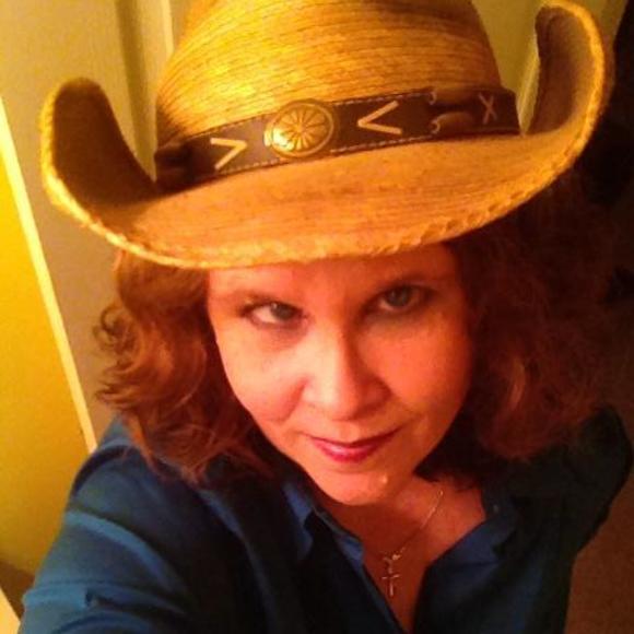 Meet your Posher, Dana