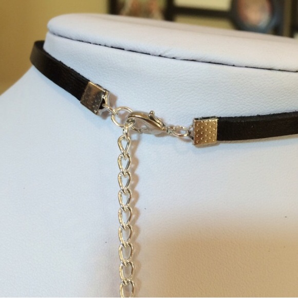 Black leather choker - Picture 2 of 3