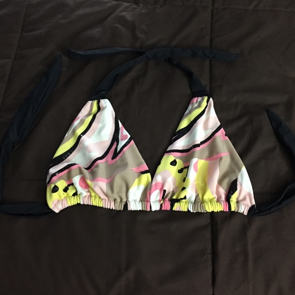 Top bikini with detail in sequins