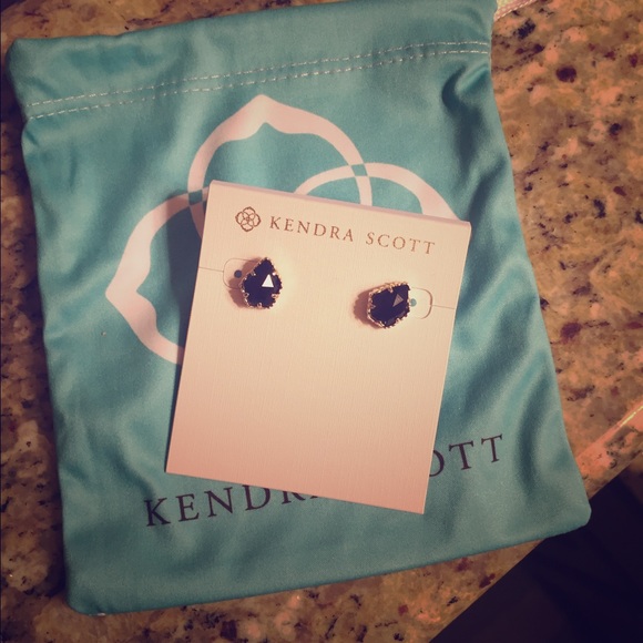 SOLD*** Kendra Scott Black Tessa Earrings