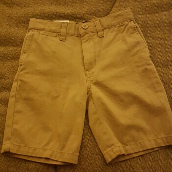 NWT Class Club KHAKI shorts Size 6