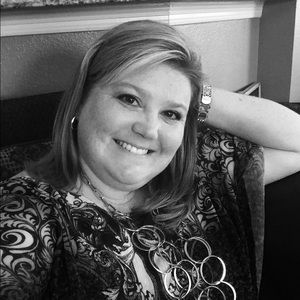 Meet your Posher, Carie