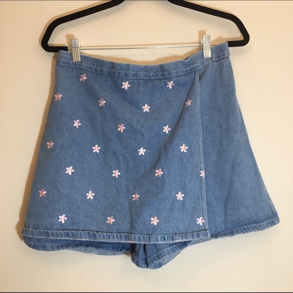 UNIF Pants - Vintage embroidered flower skort