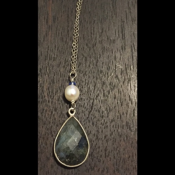 Sterling sliver peridot necklace w pearl accents