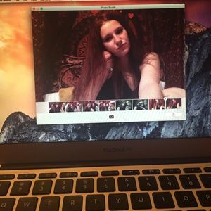 Meet your Posher, Caroline