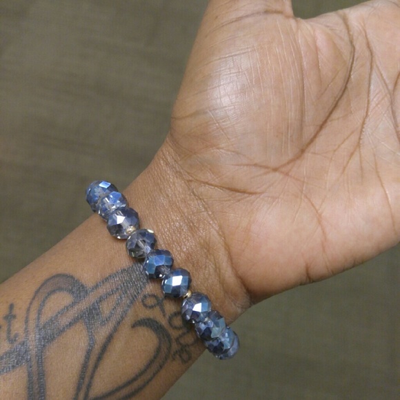 Blue stone beaded bracelet - Picture 2 of 3