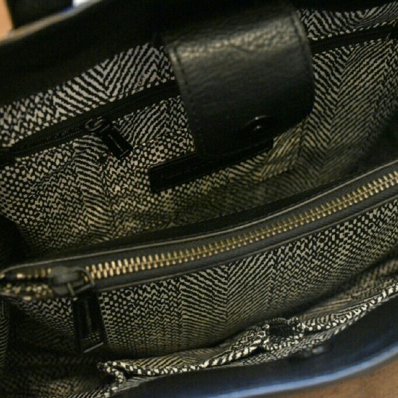 ❎SOLD❎ Authentic Rebecca Minkoff Amorous Satchel - Picture 3 of 4