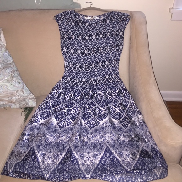 Max Studio, XS, Pretty blue and white dress!