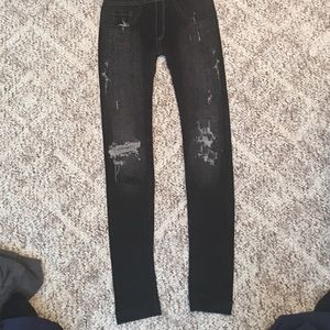 Distressed leggings