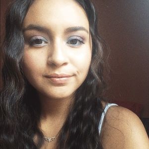 Meet your Posher, Vanessa