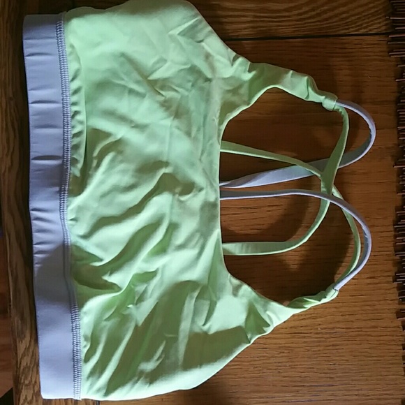 Size 6 lulu bra
