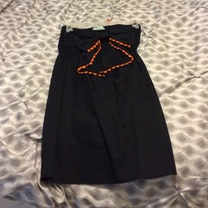 Short dress with bow on front